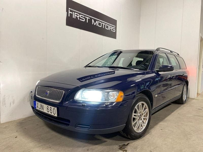 Blå Begagnad 2005 Volvo V70 Business Edition Kombi | 49 990 kr (Dyr) - Bild 1/4
