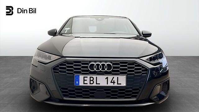 Begagnad Audi A3 Proline 150 HK (110 kW) 2023 Manhattangrå metallic Sedan