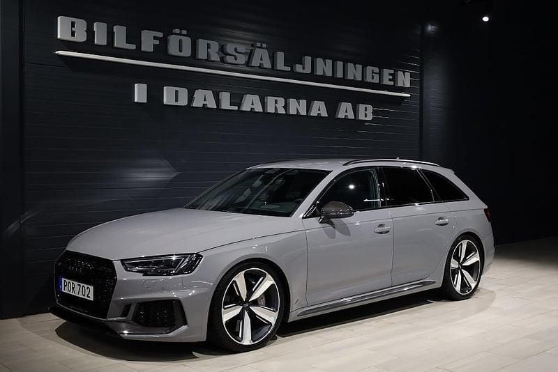 Grå Begagnad 2017 Audi RS4 Kombi | 619 000 kr (Dyr) - Bild 1/4