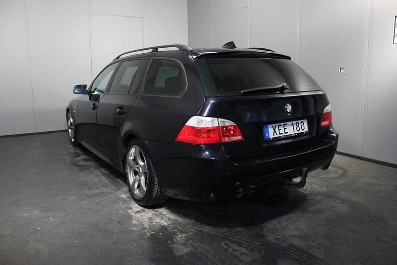 Begagnad BMW 523 M Sport 177 HK (130 kW) 2006 Svart Kombi