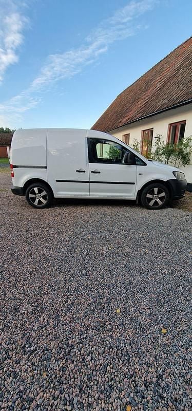 Vit Begagnad 2013 VW Caddy Minibuss | 79 000 kr (Marknadspris) - Bild 1/4