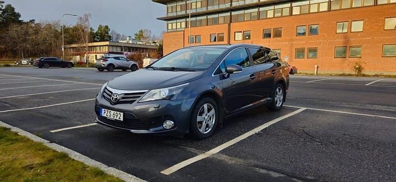 Begagnad 2015 Toyota Avensis Kombi | 113 000 kr (Superpris) - Bild 1/4