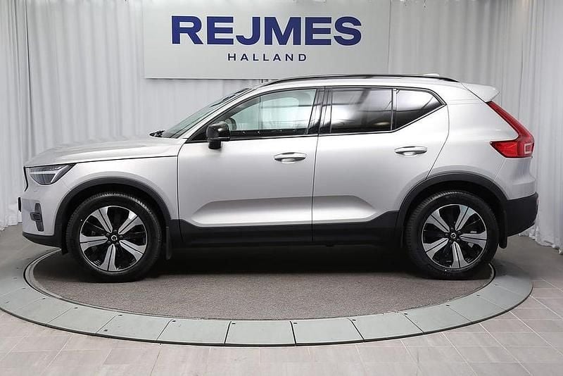 Begagnad Volvo XC40 Plus 200 HK (147 kW) 2025 Silver SUV