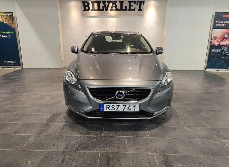 Begagnad Volvo V40 Kinetic 120 HK (88 kW) 2016 Grå
