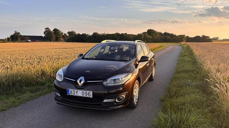 Brun Begagnad 2014 Renault Mégane GrandTour Kombi | 41 000 kr (Bra pris) - Bild 1/4