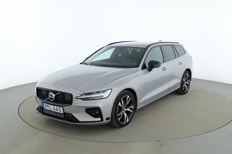 Silver Begagnad 2022 Volvo V60 Plus Kombi | 379 000 kr (Lite dyr) - Bild 1/4