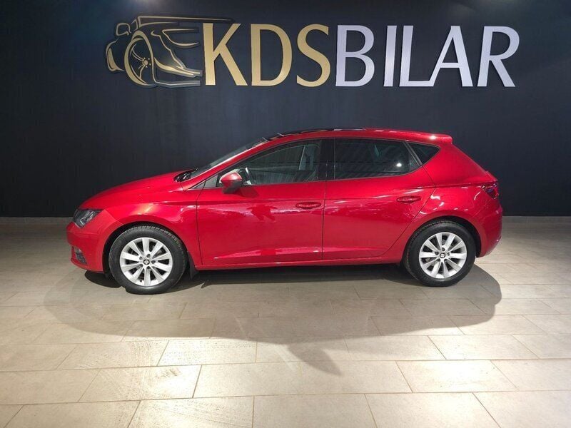 Röd Begagnad 2019 Seat Leon Style Halvkombi | 159 500 kr (Marknadspris) - Bild 1/4