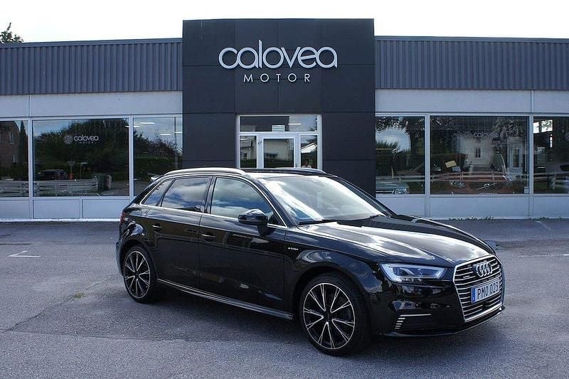 Svart Begagnad 2018 Audi A3 Sportback e-tron Proline Sedan | 179 900 kr (Marknadspris) - Bild 1/4