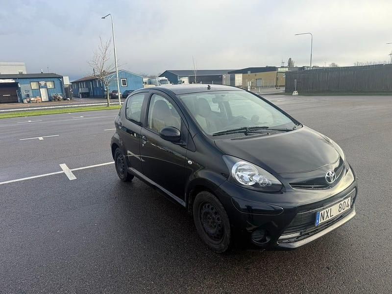Begagnad Toyota Aygo 68 HK (50 kW) 2013 Halvkombi