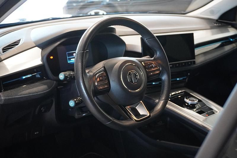 Begagnad MG MG5 EV Long Range 114 kW (156 HK) 2022 Svart Kombi