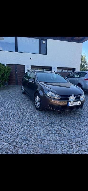 Brun Begagnad 2011 VW Golf VI Kombi | 65 000 kr (Marknadspris) - Bild 1/4