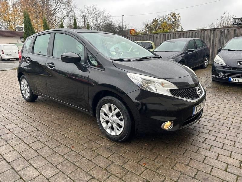 Begagnad Nissan Note 80 HK (58 kW) 2015 Svart Halvkombi