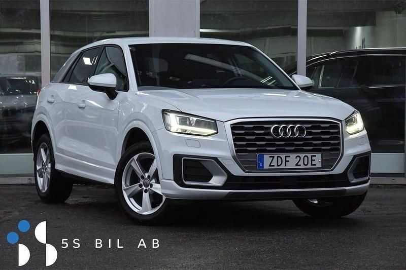 Vit Begagnad 2019 Audi Q2 SUV | 214 900 kr (Marknadspris) - Bild 1/3