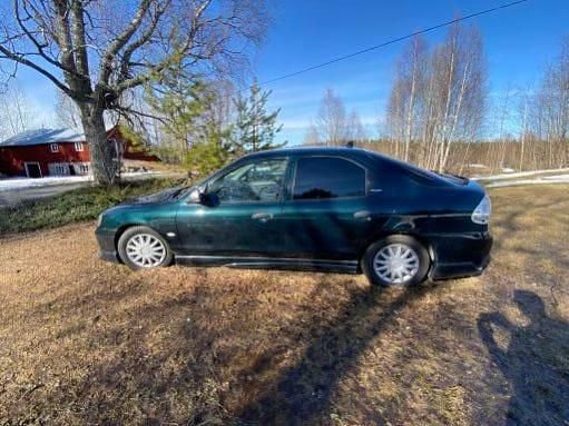 Begagnad Ford Mondeo 170 HK (125 kW) 1997 Halvkombi