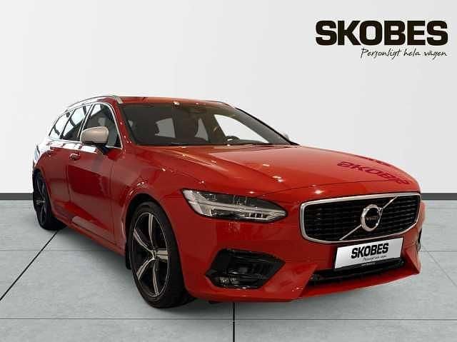 Röd Begagnad 2019 Volvo V90 R-Design Kombi | 299 600 kr (Dyr) - Bild 1/3