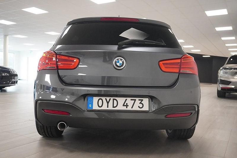 Begagnad BMW 118 M Sport 150 HK (110 kW) 2016 Grå Halvkombi