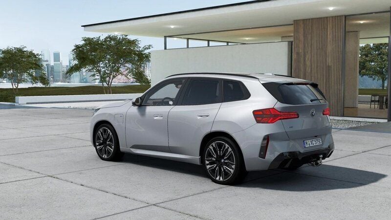 Begagnad BMW X3 Efficient Dynamics 191 HK (140 kW) 2024 Grå/silver SUV