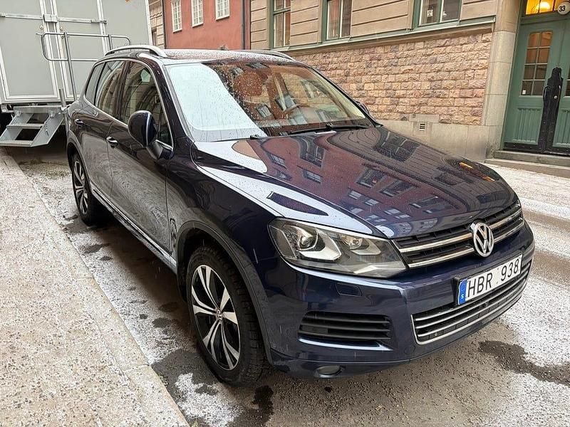 Begagnad VW Touareg 240 HK (176 kW) 2011 Blå metallic SUV