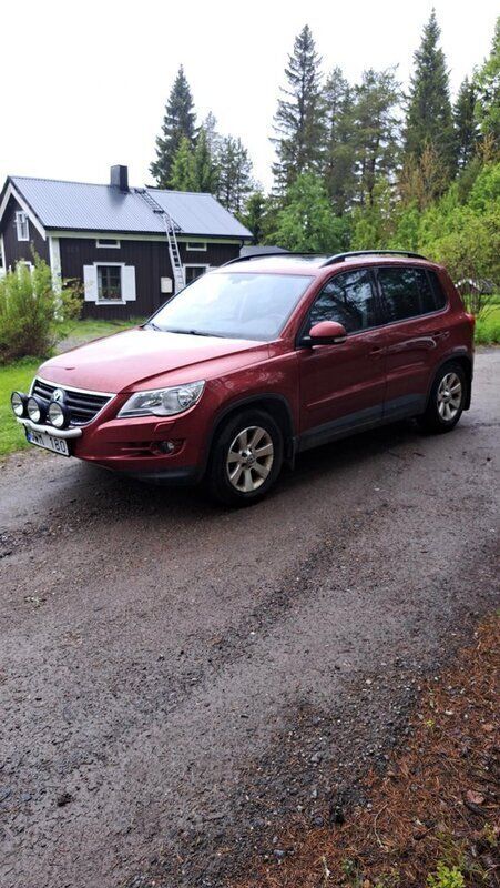 Röd Begagnad 2008 VW Tiguan Track & Field SUV | 42 000 kr (Marknadspris) - Bild 1/3