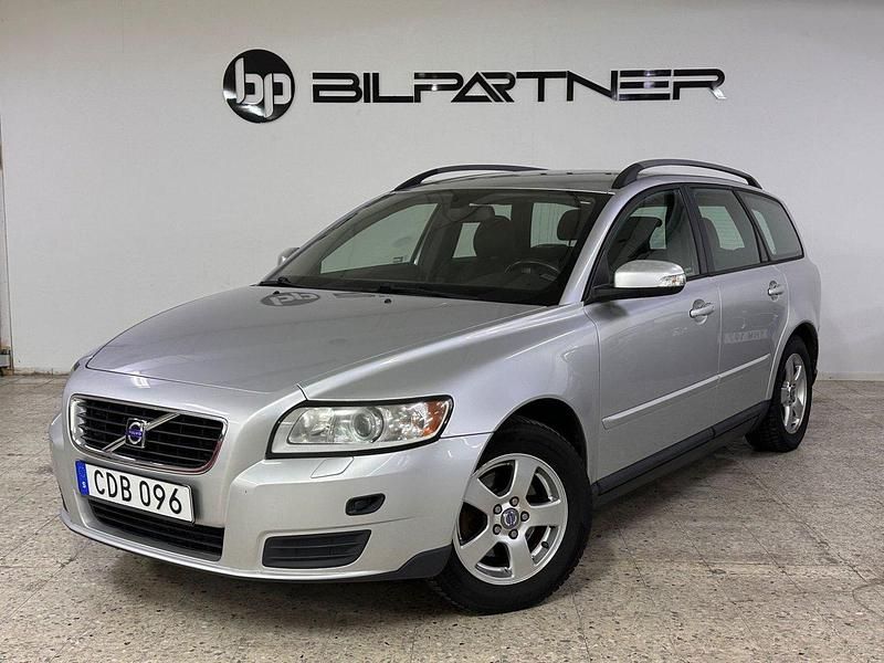 Ljusgrå (grå) Begagnad 2008 Volvo V50 Kombi | 39 900 kr (Bra pris) - Bild 1/4
