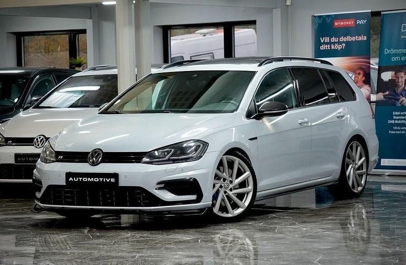 Silver Begagnad 2017 VW Golf VII R Kombi | 249 900 kr (Dyr) - Bild 1/4