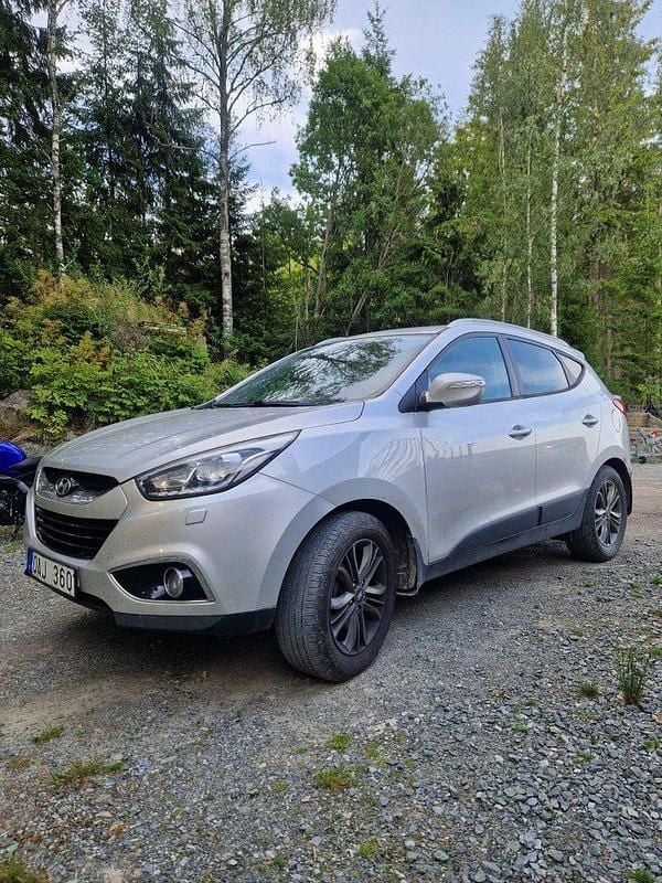 Silver Begagnad 2014 Hyundai ix35 Premium SUV | 110 000 kr (Marknadspris) - Bild 1/3