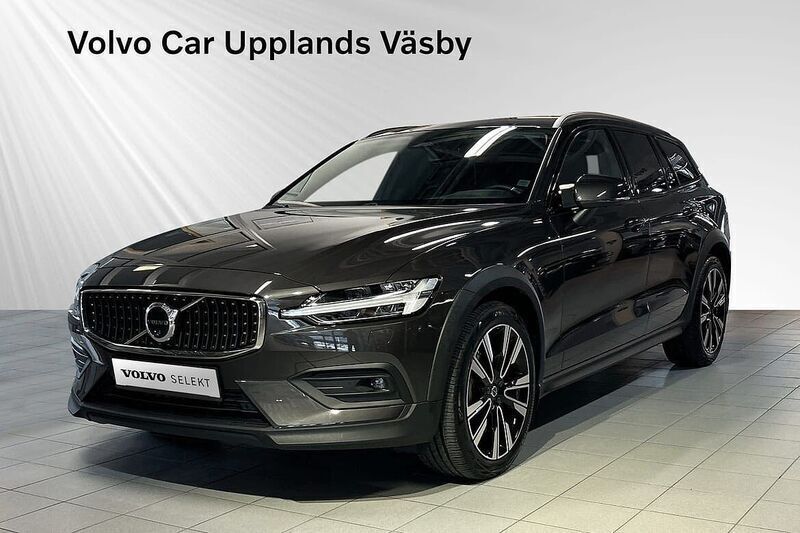 Begagnad 2024 Volvo V60 CC Kombi | 464 900 kr (Marknadspris) - Bild 1/3