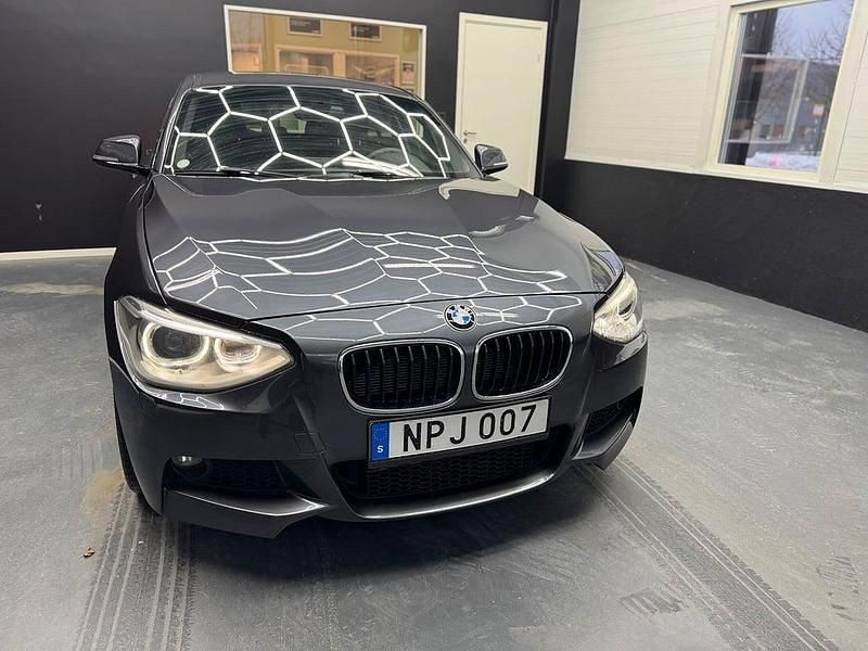 Begagnad BMW 118 M Sport 143 HK (105 kW) 2014 Grå Halvkombi