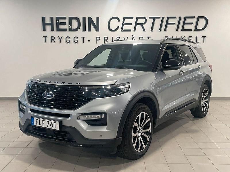 Grå (silver) Begagnad 2022 Ford Explorer ST-Line SUV | 619 900 kr (Dyr) - Bild 1/4