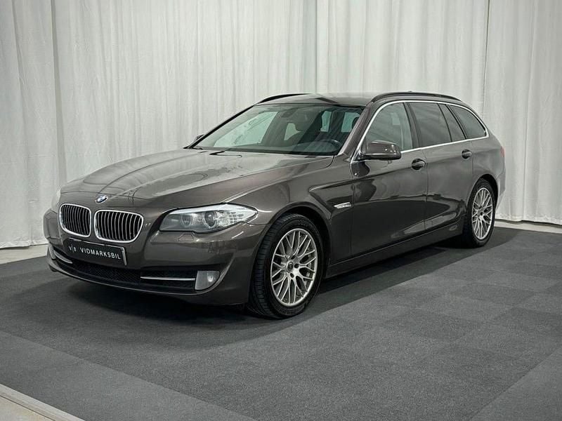 Brun Begagnad 2010 BMW 520 Kombi | 109 900 kr (Lite dyr) - Bild 1/4