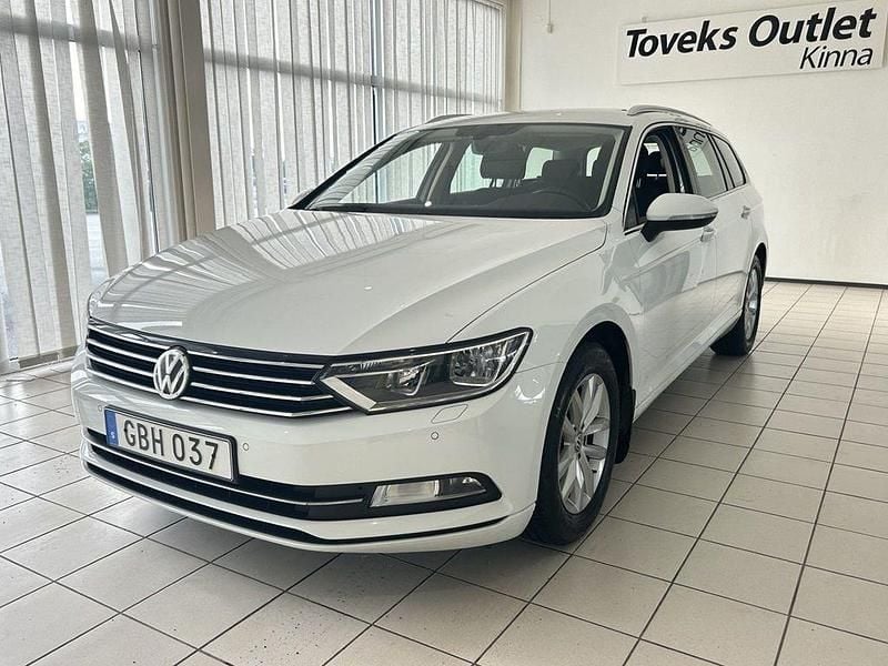 Vit Begagnad 2016 VW Passat Kombi | 129 900 kr (Lite dyr) - Bild 1/4