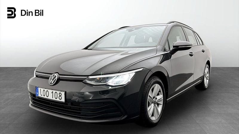 Mörkgrå Begagnad 2024 VW Golf VIII Kombi | 304 900 kr (Marknadspris) - Bild 1/4