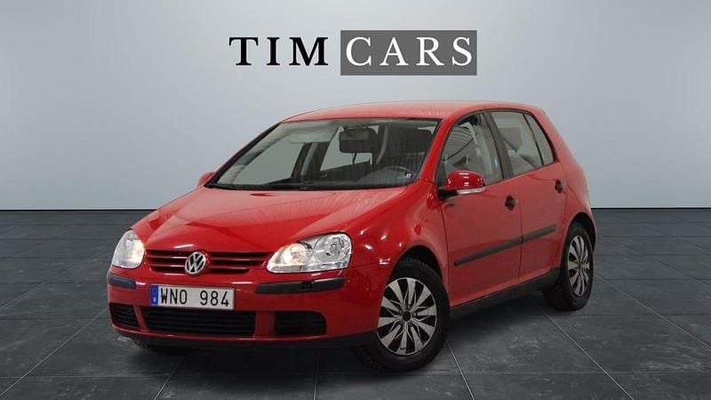 Röd Begagnad 2005 VW Golf IV Halvkombi | 34 999 kr (Marknadspris) - Bild 1/4