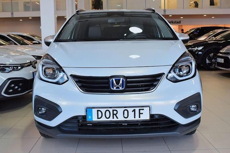 Begagnad Honda Jazz Hybrid 109 HK (80 kW) 2022 Vit Halvkombi