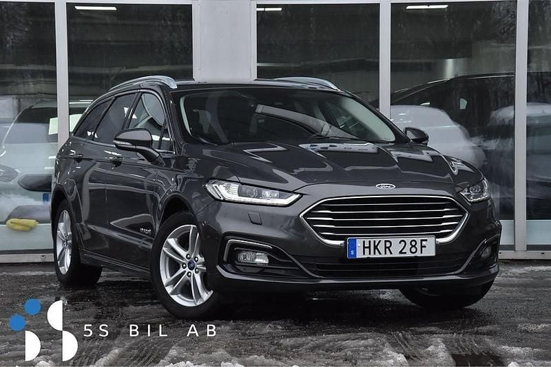 Grå Begagnad 2019 Ford Mondeo Titanium Kombi | 169 900 kr (Marknadspris) - Bild 1/2