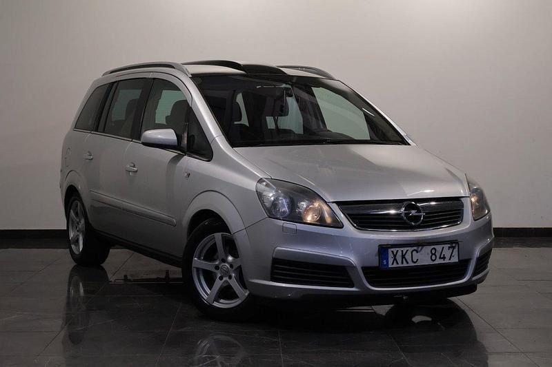 Grå Begagnad 2005 Opel Zafira Minibuss | 15 000 kr (Marknadspris) - Bild 1/4