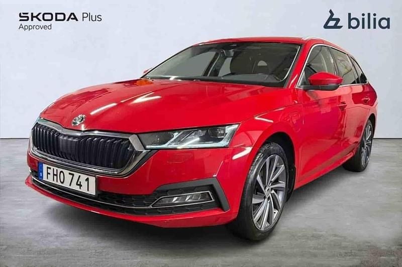 Röd Begagnad 2021 Skoda Octavia Kombi | 268 500 kr - Bild 1/1