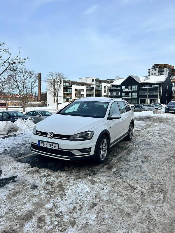 Begagnad VW Golf Alltrack 180 HK (132 kW) 2017 Kombi