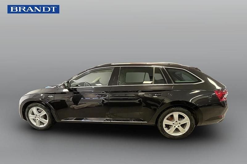 Svart Begagnad 2020 Skoda Superb Kombi | 304 900 kr (Lite dyr) - Bild 1/4
