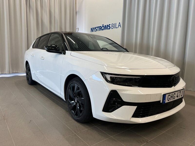 Vit Begagnad 2024 Opel Astra Kombi | 258 900 kr (Bra pris) - Bild 1/4