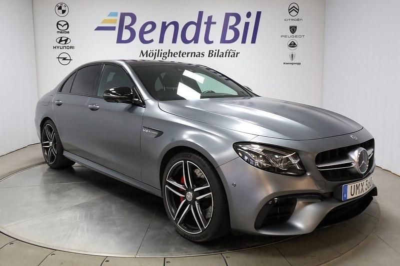 Grå Begagnad 2018 Mercedes E63S AMG AMG Sedan | 759 500 kr (Marknadspris) - Bild 1/3