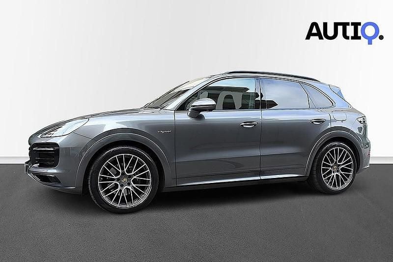 Begagnad Porsche Cayenne Chrono 340 HK (250 kW) 2022 Mörkgrå SUV