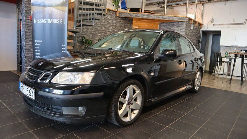 Svart Begagnad 2009 Saab 9-3 Vector Sedan | 28 900 kr (Superpris) - Bild 1/4