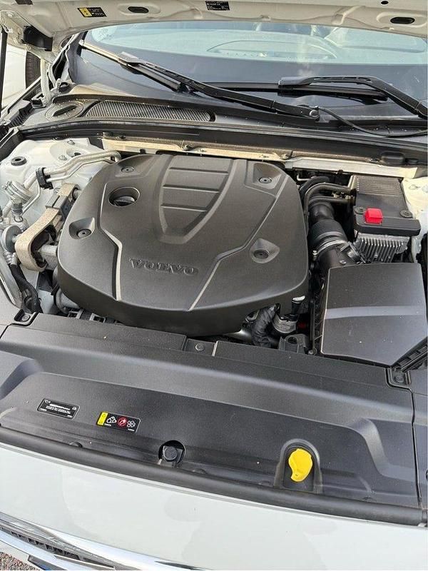 Begagnad Volvo V90 Momentum 190 HK (139 kW) 2017 Vit Kombi