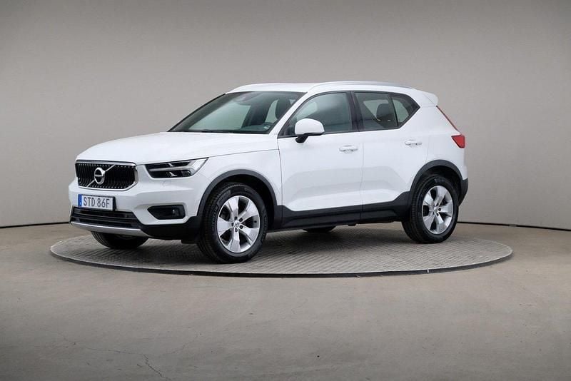 Vit Begagnad 2022 Volvo XC40 Momentum SUV | 265 000 kr (Bra pris) - Bild 1/4