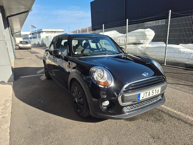 Begagnad Mini ONE 102 HK (75 kW) 2016 Halvkombi