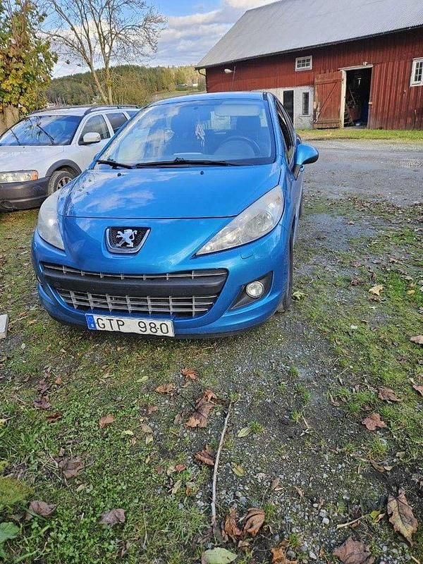 Blå Begagnad 2011 Peugeot 207 Halvkombi | 20 000 kr (Superpris) - Bild 1/2