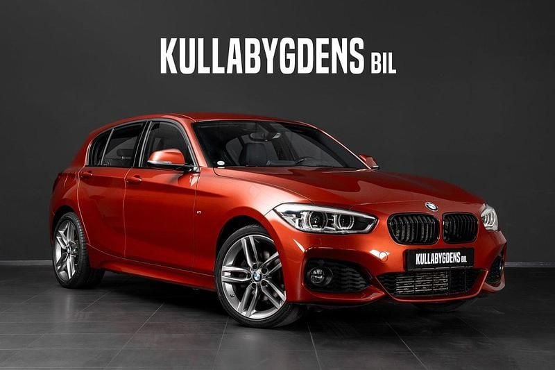 Orange Begagnad 2019 BMW 120 M Sport Halvkombi | 244 900 kr (Marknadspris) - Bild 1/4
