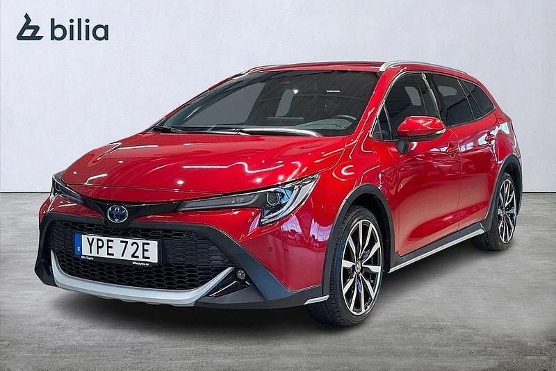Röd Begagnad 2022 Toyota Corolla Edition Kombi | 284 900 kr (Marknadspris) - Bild 1/3