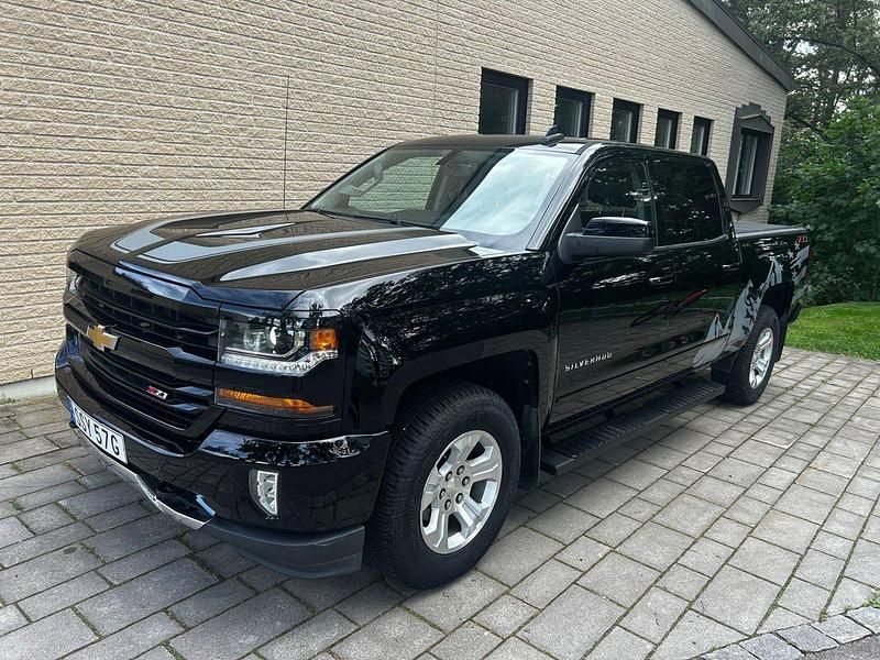 Svart Begagnad 2018 Chevrolet Silverado Van | 349 900 kr - Bild 1/4